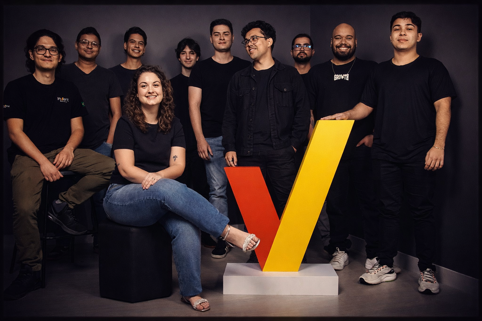 Equipe colaborando em tecnologia