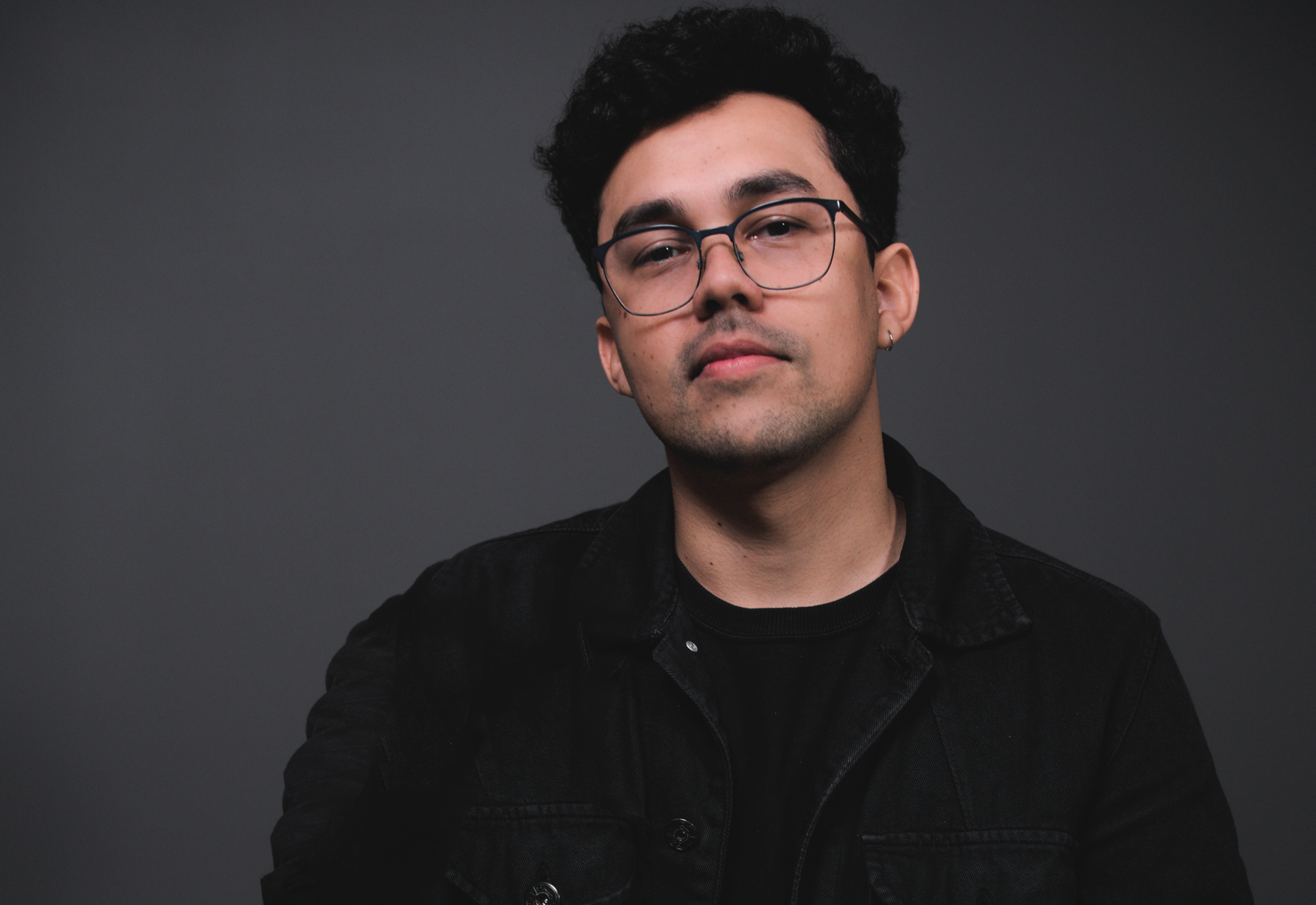 Imagem do autor em destaque